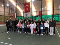 KENDİR’DEN TENİS KULÜBÜNE TAM DESTEK