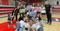 MİNİK VOLEYBOLCULAR KUPAYLA DÖNDÜ
