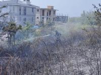 ÖZDEN MAHALLESİ’NDEKİ OTLUK ALAN YANGINI KORKUTTU
