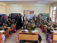 SUBAŞI’NDA ÖĞRENCİLERE KİVİ DAĞITILDI