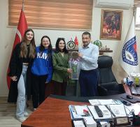 ÜNİVERSİTE ÖĞRENCİLERİNDEN MİNİBÜSÇÜLER ODASINA TEŞEKKÜR ZİYARETİ