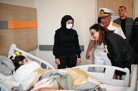 VALİ KAYA’DAN KAZADA YARALANAN SENA NUR’A ZİYARET