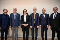 VALİ KAYA PARTİ BAŞKANLARI, BELEDİYE BAŞKANLARI VE BASINA VEDA ETTİ