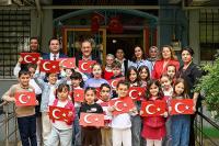 VALİ USTA MİNİKLERLE 