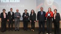YILIN AİLESİ VE GENÇLERİ ÖDÜLLERİNİ ALDI