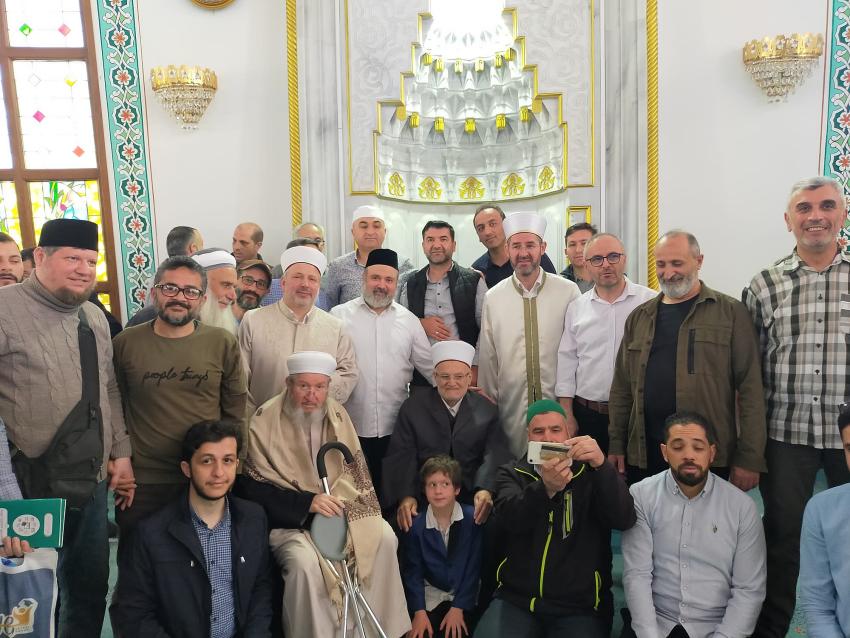 KUDÜS MÜFTÜSÜ YALOVA MERKEZ CAMİİNDE CEMAATLE BULUŞTU
