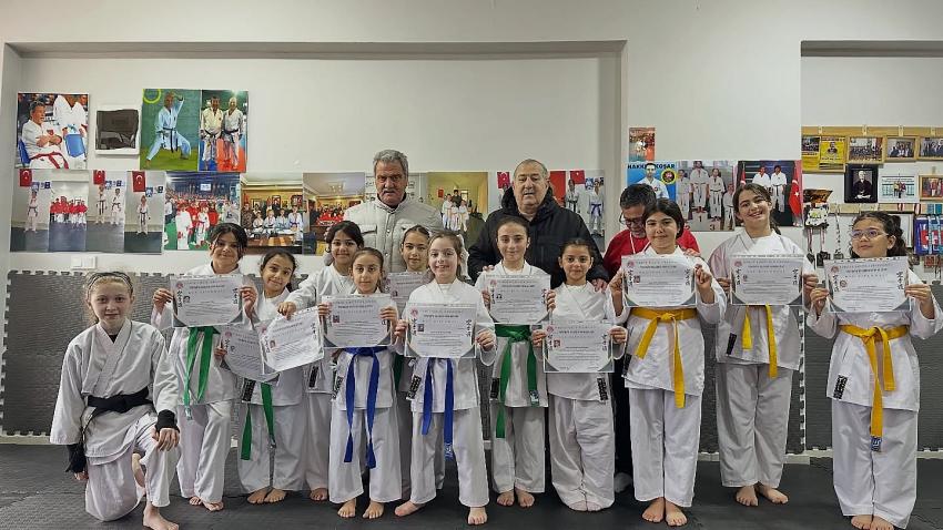 KUŞAK DİPLOMALARINI NURTEN DAĞITTI