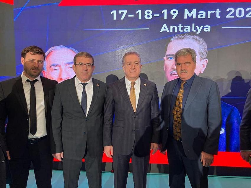 MHP’Lİ BELEDİYE BAŞKANLARI ANTALYA’DA BAHÇELİ İLE BULUŞTU