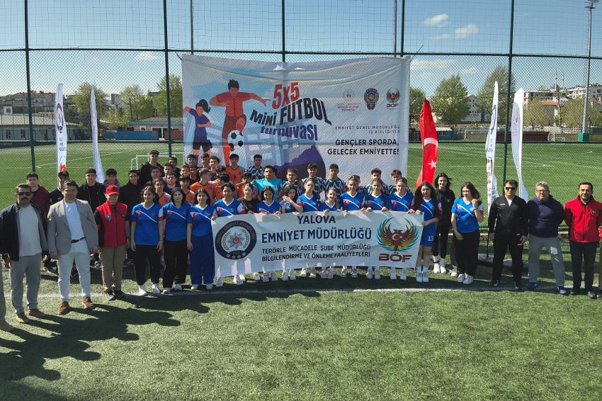 MİNİ FUTBOL TURNUVASI SONA ERDİ