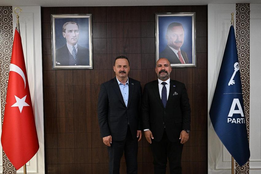 MUSTAFA EMRE ÜREKLİ MERKEZ İLÇE BAŞKANI OLDU