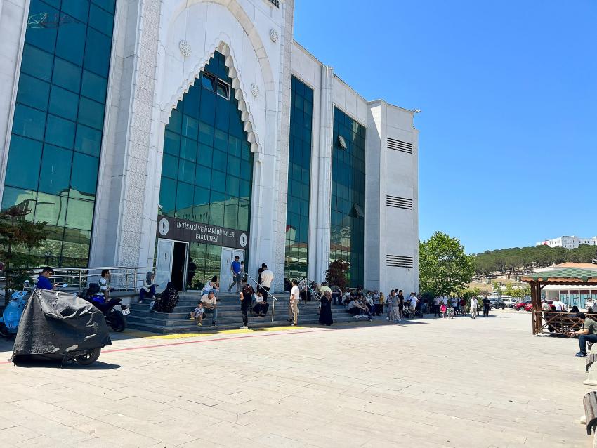 ÖĞRETMEN ADAYLARI AGS'DE TER DÖKTÜ, VELİLER DUAYLA DESTEK OLDU