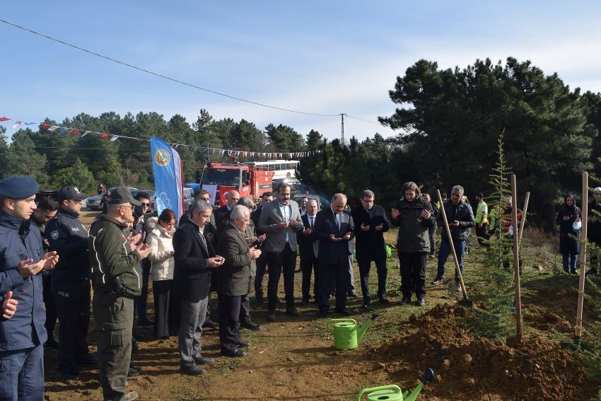 ORMAN HAFTASI’NDA DEPREM ŞEHİTLERİ ORMANI’NA FİDAN DİKİMİ