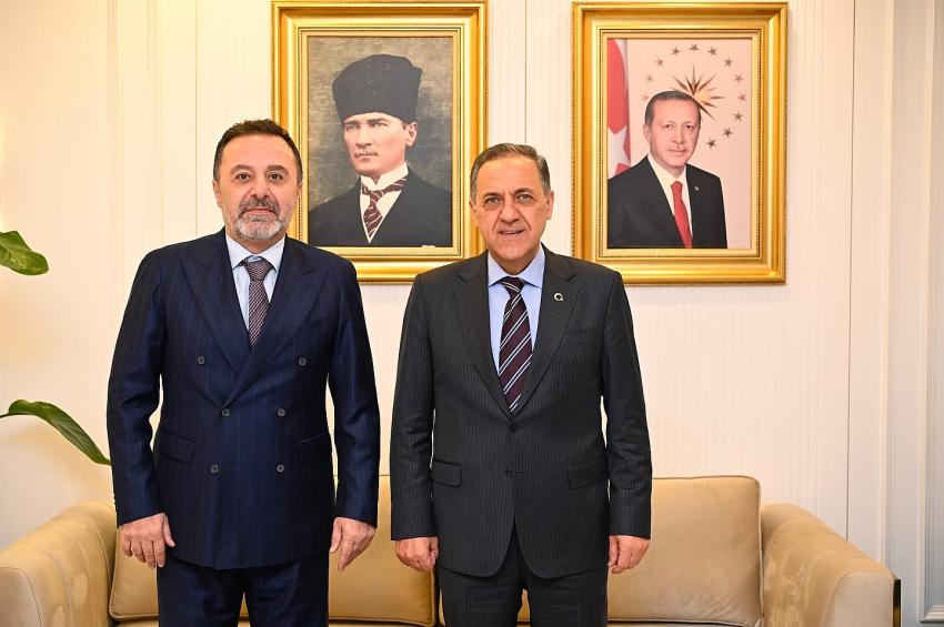 ÖZDEMİR'DEN VALİ USTA'YA HAYIRLI OLSUN ZİYARETİ