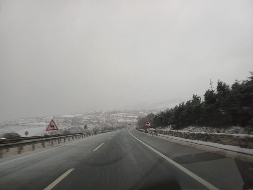 SÜPÜRGELİK KARLA KAPLANDI