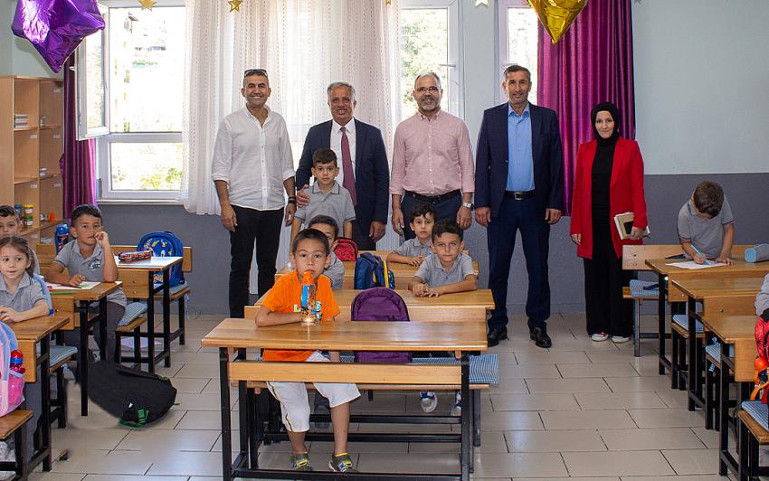 TERMAL BELEDİYE BAŞKANI ACAR’DAN OKUL ZİYARETİ
