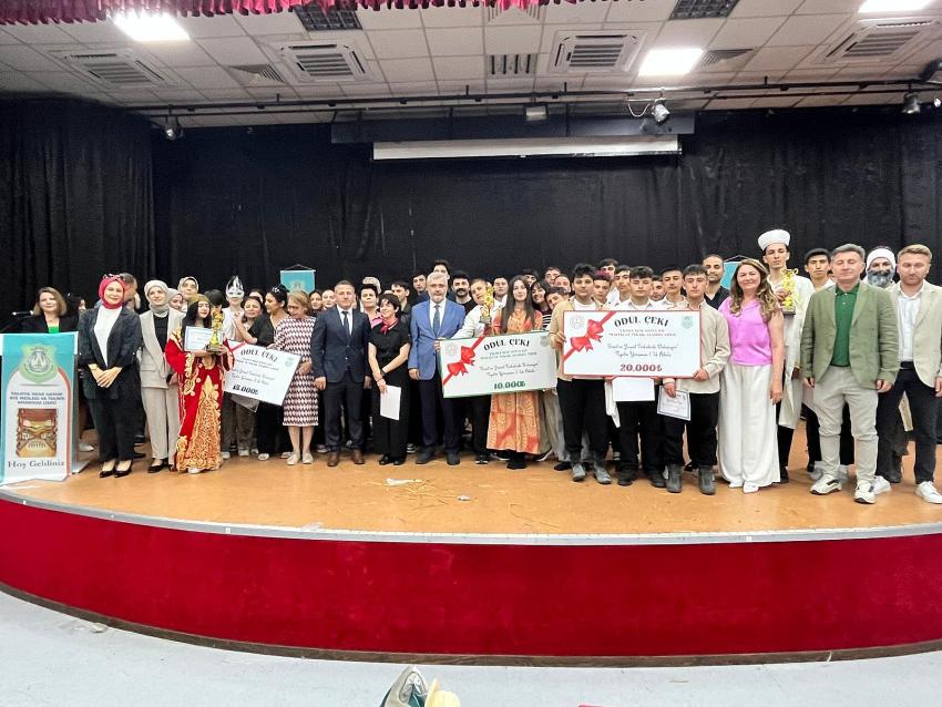 ULUSAL TİYATRO YARIŞMASININ FİNALİ YALOVA’DA YAPILDI