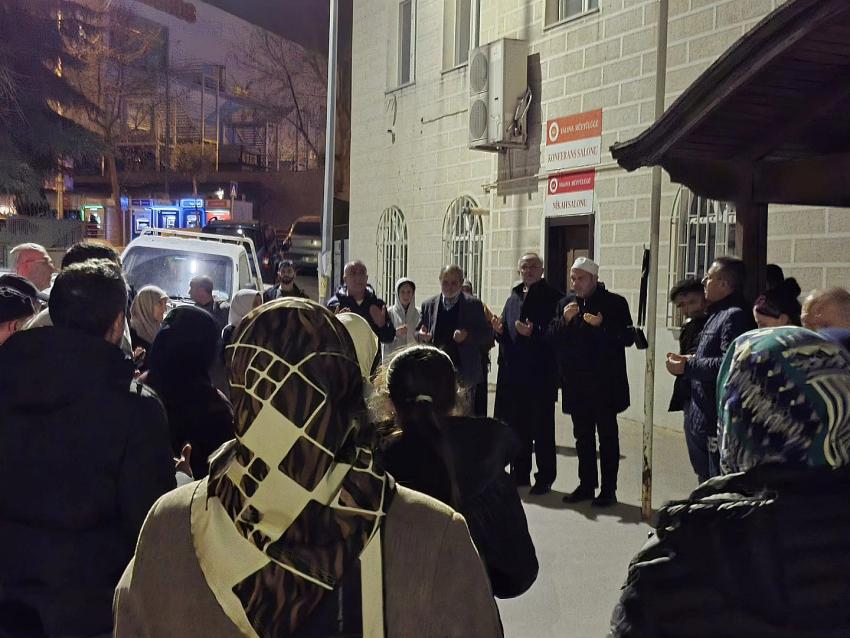 UMRECİLER DUALARLA KUTSAL TOPRAKLARA GİTTİLER