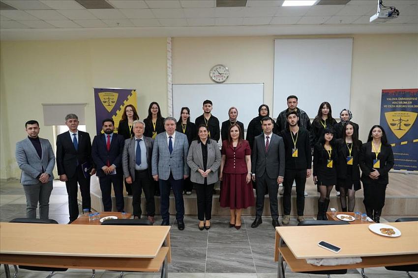 ÜNİVERSİTELİ GENÇLERE 