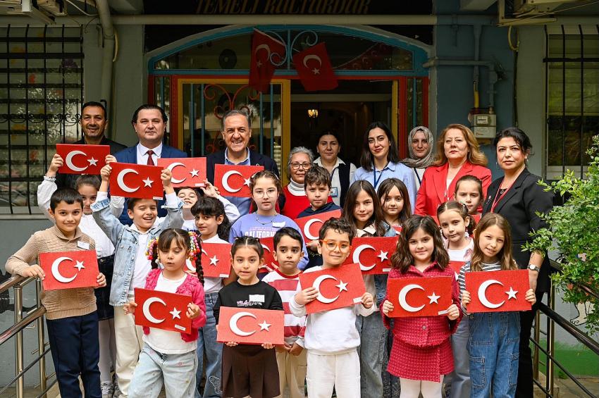 VALİ USTA MİNİKLERLE 