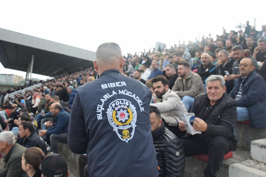 YALOVA'DA SİBER SUÇLARLA MÜCADELE EĞİTİMLERİ DEVAM EDİYOR