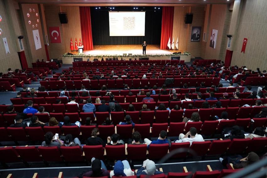 YALOVA ÜNİVERSİTESİ’NDE ORYANTASYON HEYECANI BAŞLADI