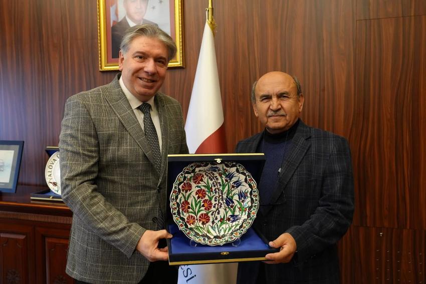 YALOVA ÜNİVERSİTESİ’NİN ÇINARI EMEKLİYE AYRILDI