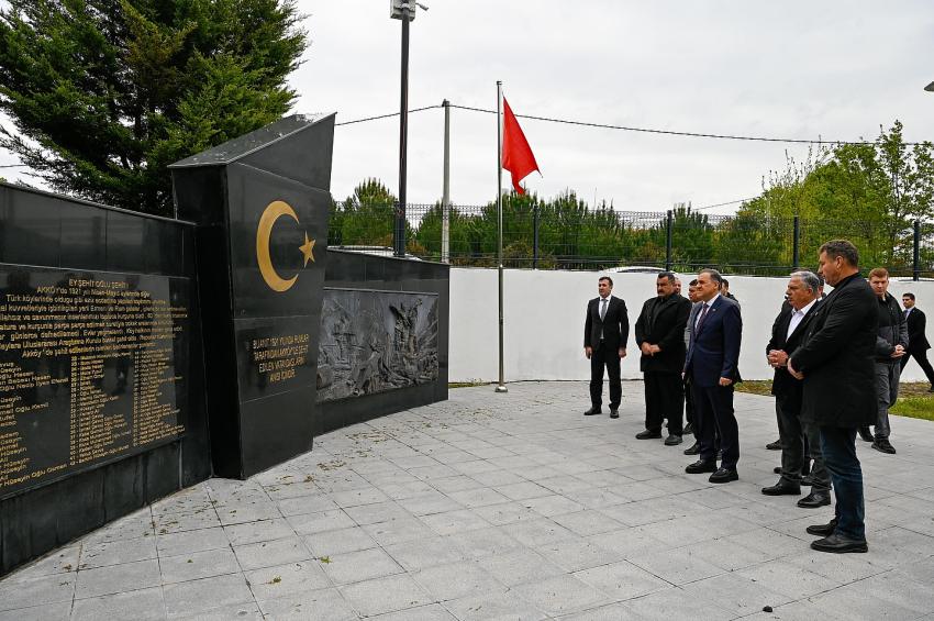 YALOVA VALİSİ USTA AKKÖY ŞEHİTLİĞİ'Nİ ZİYARET ETTİ