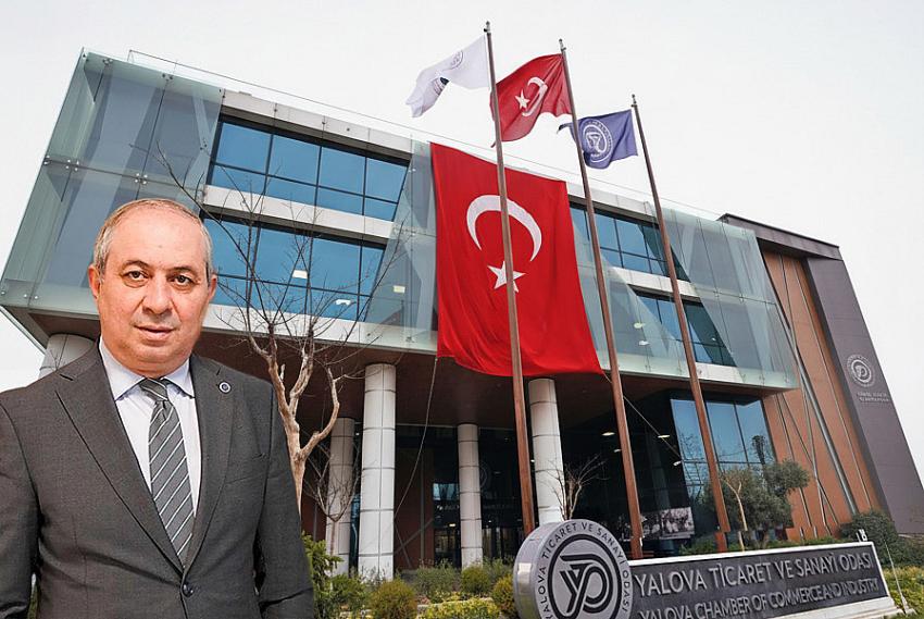 YTSO BİNASINA DEV TÜRK BAYRAĞI ASILDI