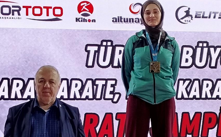 ZÜHRENAZ OCAK TÜRKİYE ŞAMPİYONU OLDU